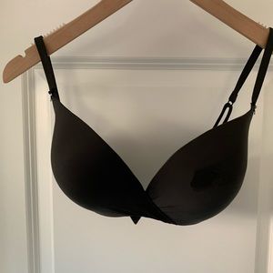 Victoria’s Secret Plunge Bra 34D